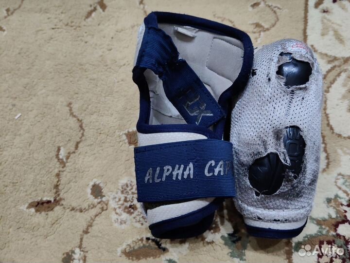 Налакатники хоккейные