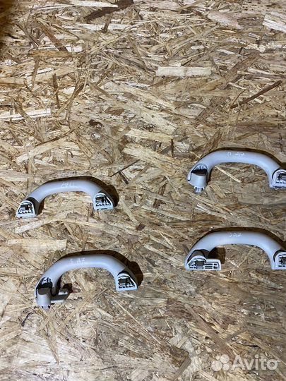 Ручка потолочная Skoda Octavia A7 13-21