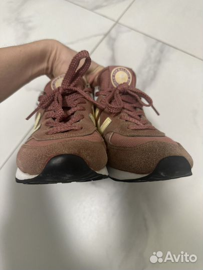 Кроссовки женские new balance