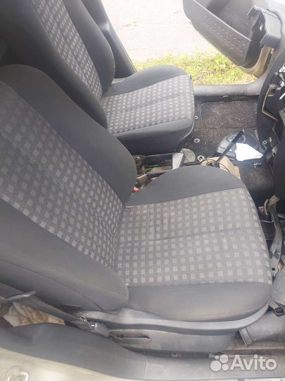Сиденья передние, задние для Рено Меган 2