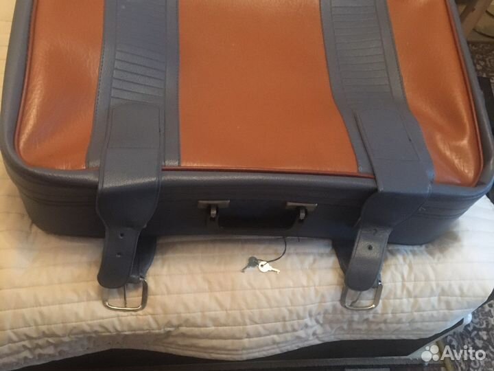 Чемодан ретро