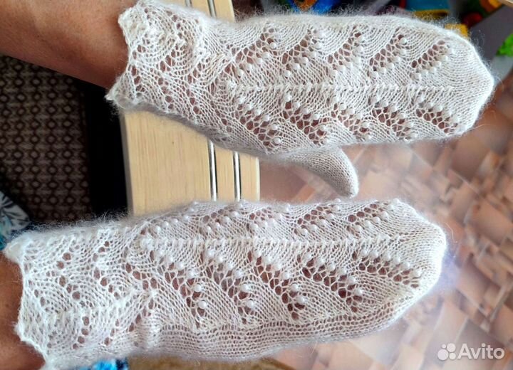 Варежки с пуховой нитки ручной работы