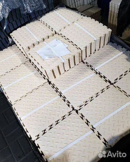 Модульная плитка пвх в спорт зал