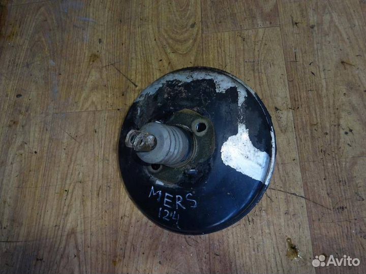 Усилитель тормозов вакуумный Mercedes Benz W124 1