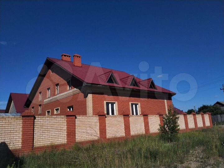 Коттедж 450 м² на участке 10 сот.