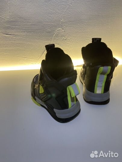 Ботинки демисезонные для мальчика 23