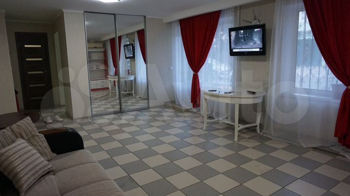 2-к. квартира, 60 м², 1/5 эт.