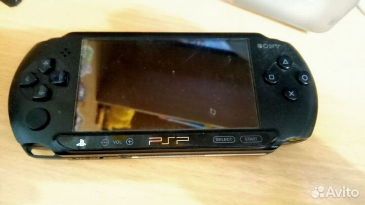 PSP E1008 Прошитая и с полным комплектом