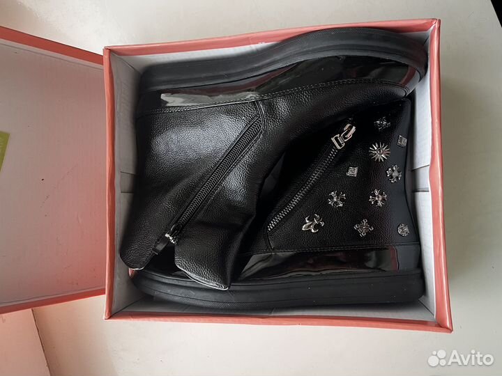 Сапоги для девочки 38 р