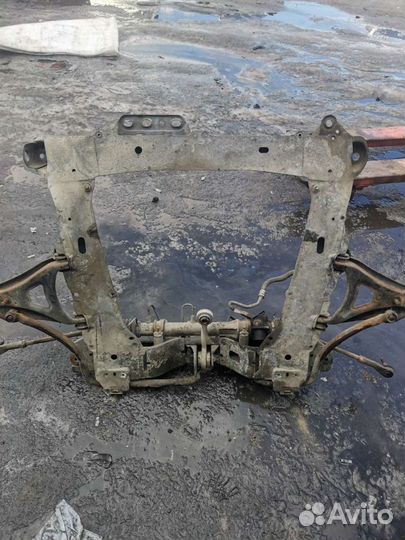 Подрамник двигателя renault symbol kangoo