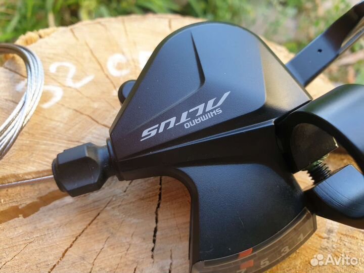 Манетка 9 скоростей Shimano Altus