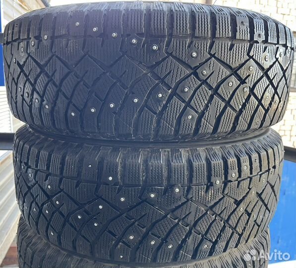 Nitto Therma Spike 215/65 R16 98T