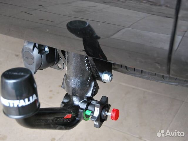 335360600001 Фаркоп на Toyota Land Cruiser 200