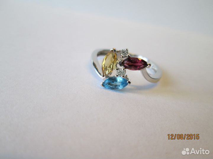 Кольцо из золота белого цвета 750 пр