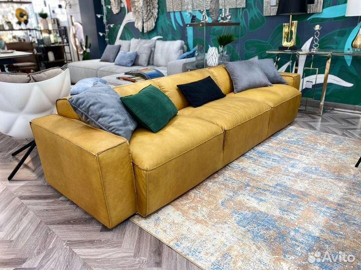 Диван кожанный - идеальная выделка