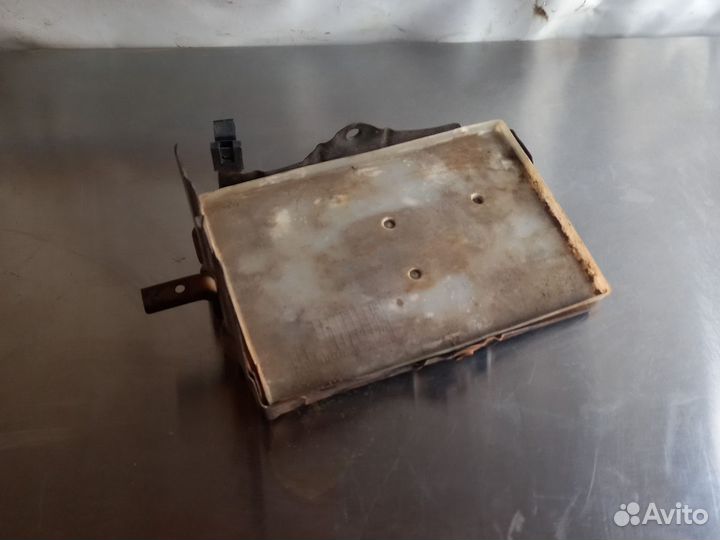 Площадка под аккумулятор nissan almera classic