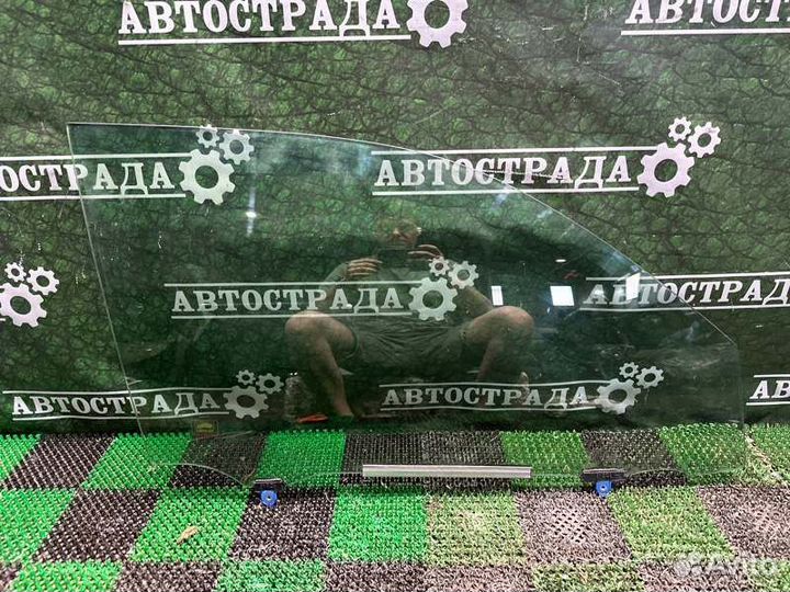 Стекло двери переднее правое Lexus Gx460 2009-2019