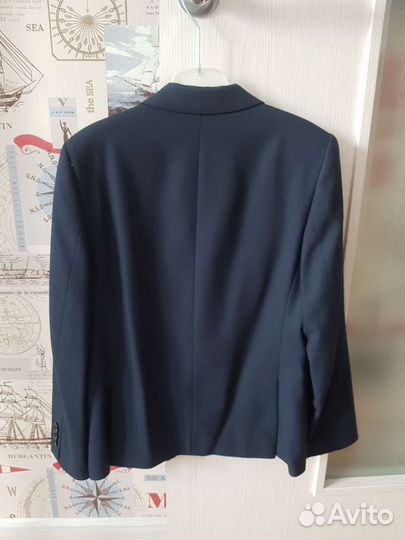 Пиджак школьный новый 134р