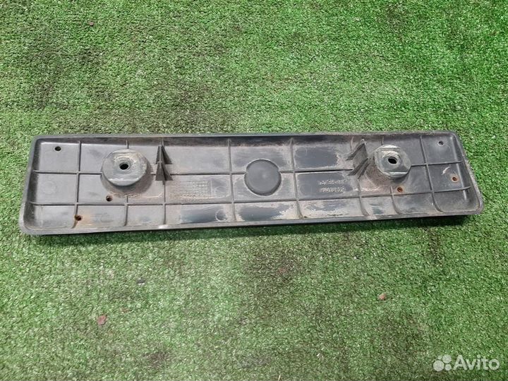 Площадка номерного знака Mitsubishi Grandis 2008