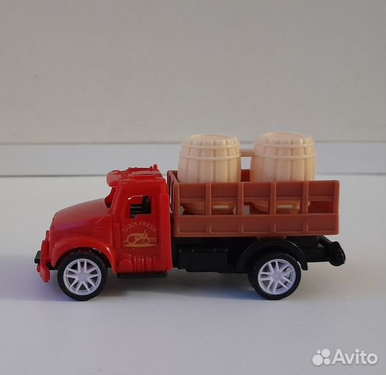 Грузовик с инерционным механизмом