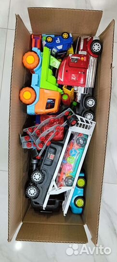 Машинки для мальчика, большая коробка