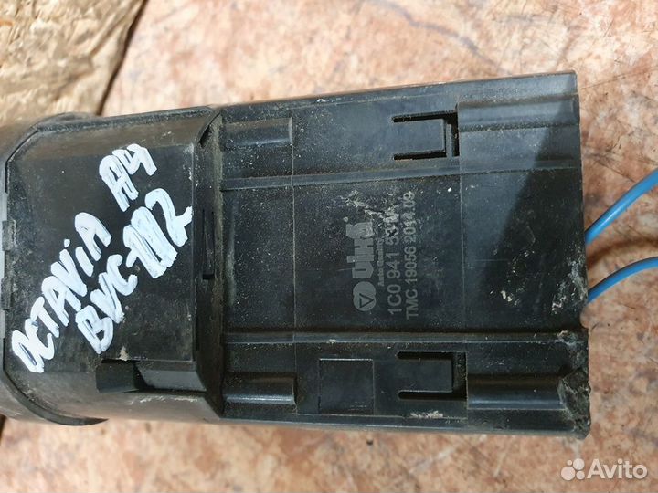 Блок регулировки света (горелый) Skoda Octavia (A4