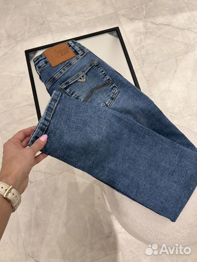 Джинсы Armani женские
