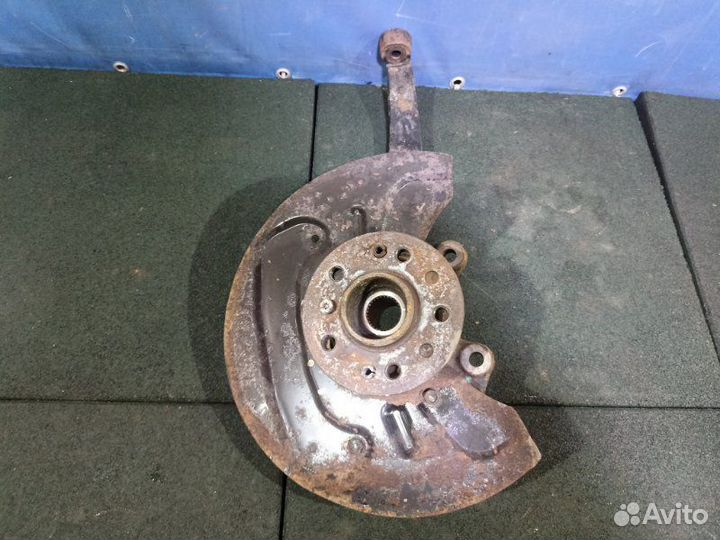 Кулак передний левый Mercedes-Benz Ml164 164