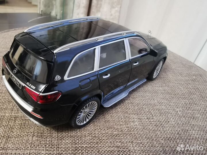 Масштабная модель автомобиля Maybach