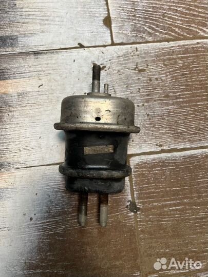 Подушка двс Lexus Ls600Hl UVF46 2urfse 2008