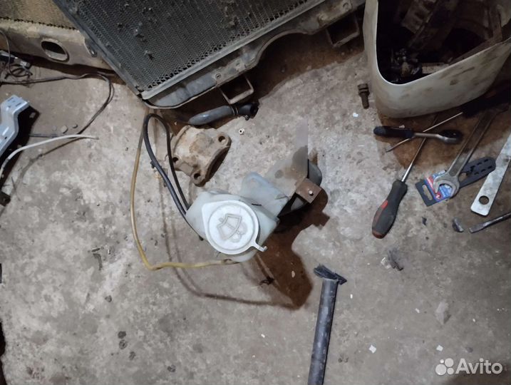 Бачок омывателя mitsubishi Спейс wagon