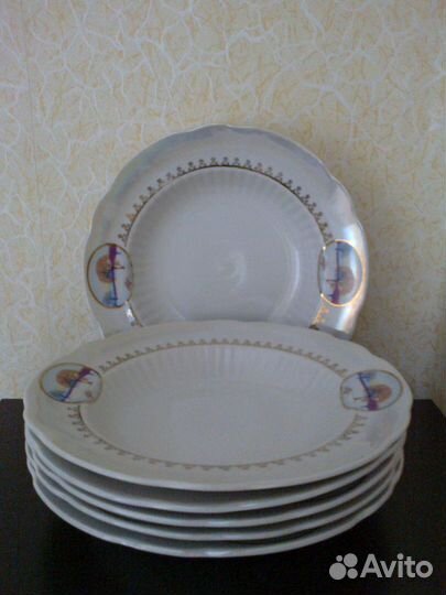 Тарелки под первое блюдо.Фарфоровые.