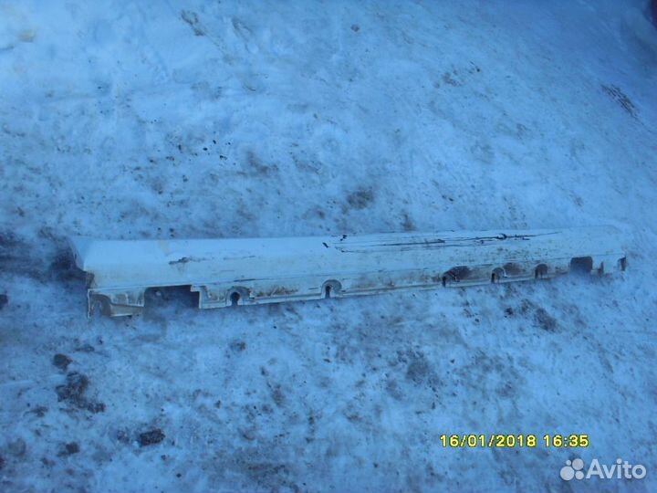 Накладка на порог правая Mercedes X204 A2046982554