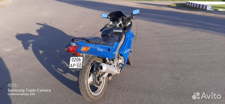 Kawasaki zzr 250