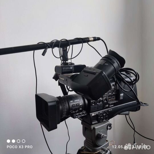 Цифровая камера Panasonic с штативом