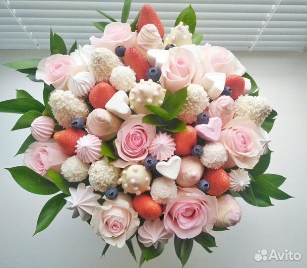 Клубничный букет