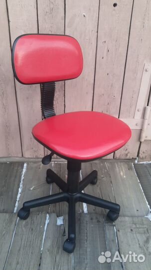 Стул (мастера) со спинкой красный