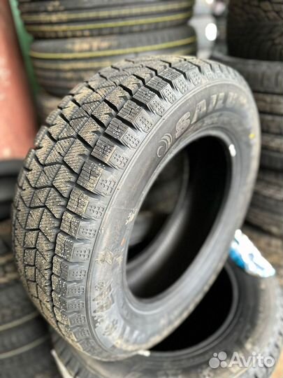 Sailun Ice Blazer Arctic SUV 215/65 R16 102H