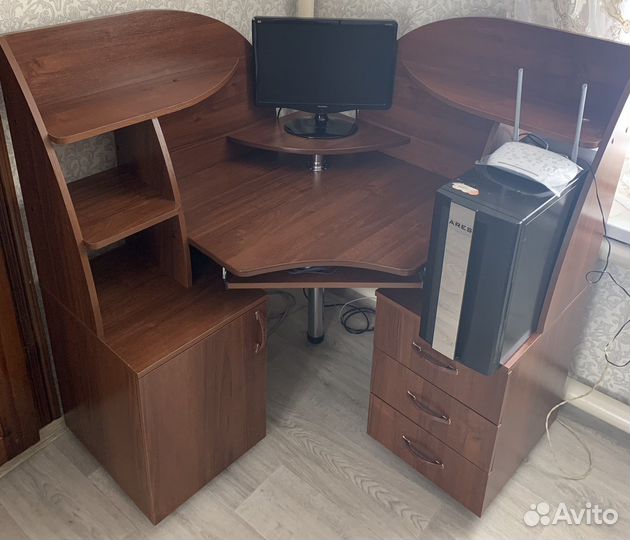 Компьютерный стол