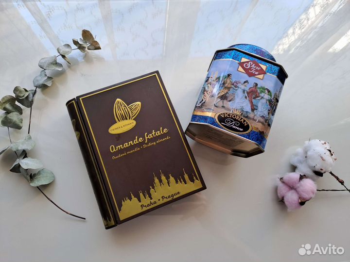 Жестяная банка коробка