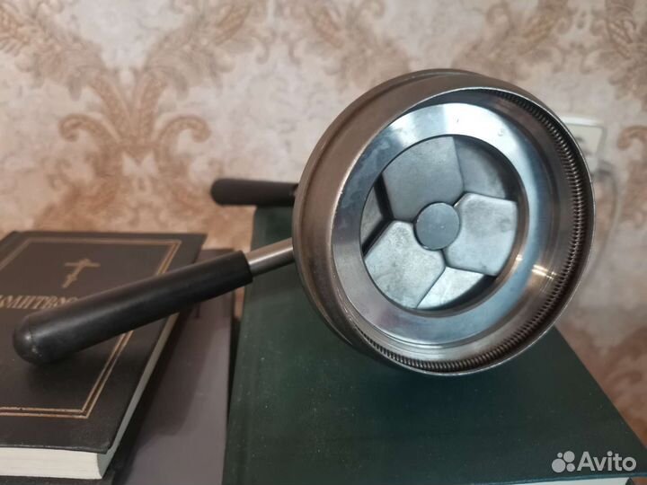 Закаточная машинка для банок