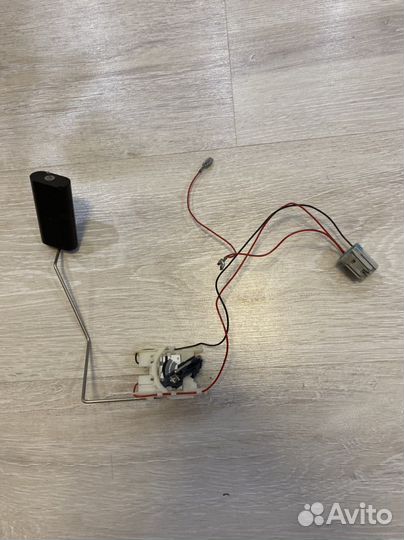 Датчик уровня топлива Opel Astra GTC 2013