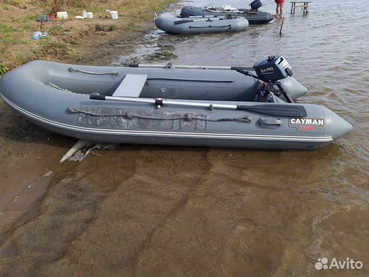 Лодка кайман 330