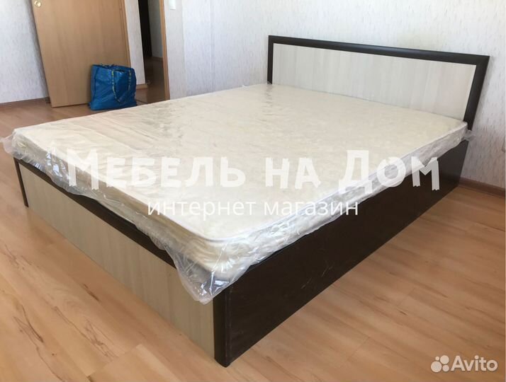 Кровать
