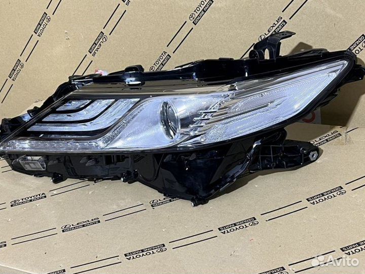Фара левая Toyota Camry XV70 2020-2023