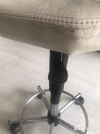 Офисное кресло