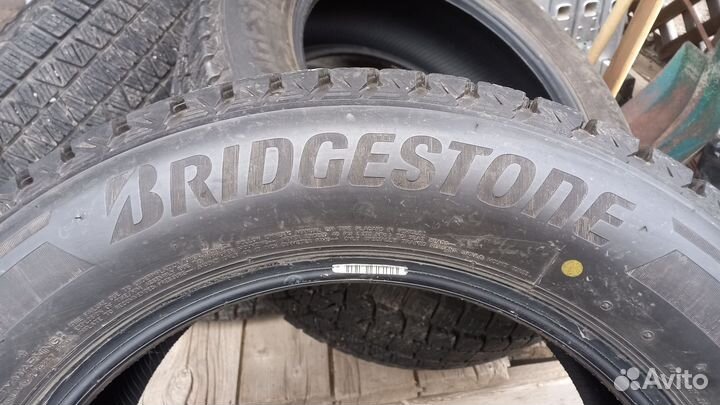 Bridgestone Blizzak DM-V3 225/65 R17