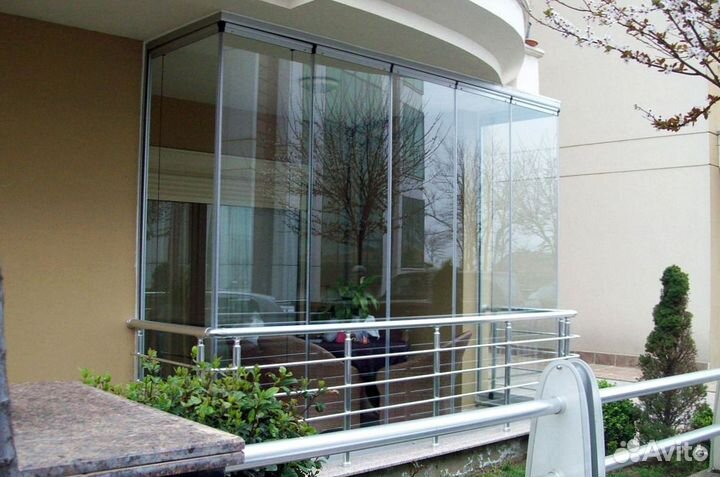 Безрамное раздвижное остекление