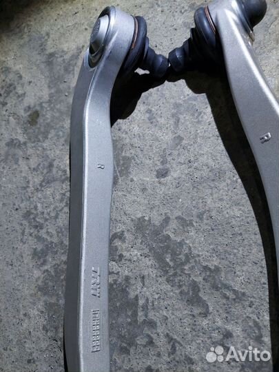 Рычаги правые передние верхние на ауди А6 С6