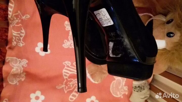 Ботильоны Нандо Муци и сумочка к ним Италия